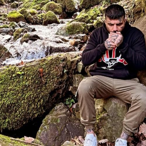 مهدیار من همین الانشم میدونم با کی خوابی