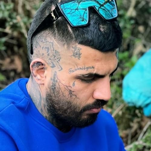 مهدیار کف خیابونیم همه مون میگن باد داره کله مون