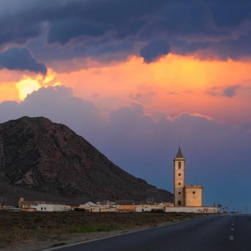  وقتی نبودی نبودن تو همه جا بود پر زیر سیگاری