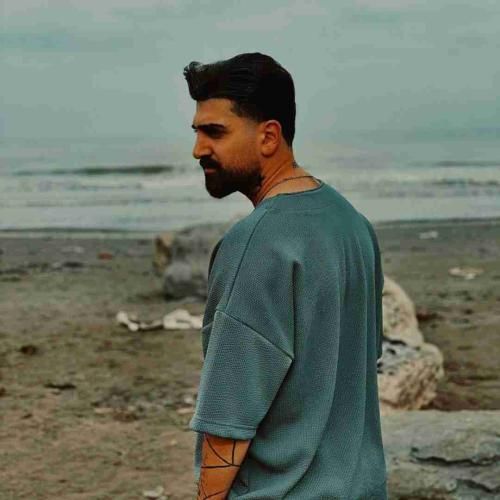 ماهان خادمی تو مه بال و پر