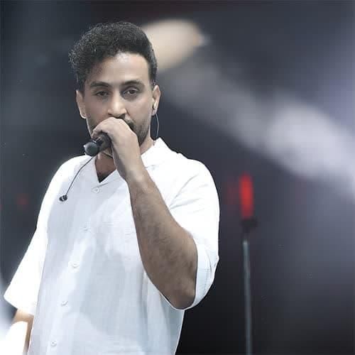 احمد سلو خودم عکس میگیرم خودم خودمو بغل میگیرم