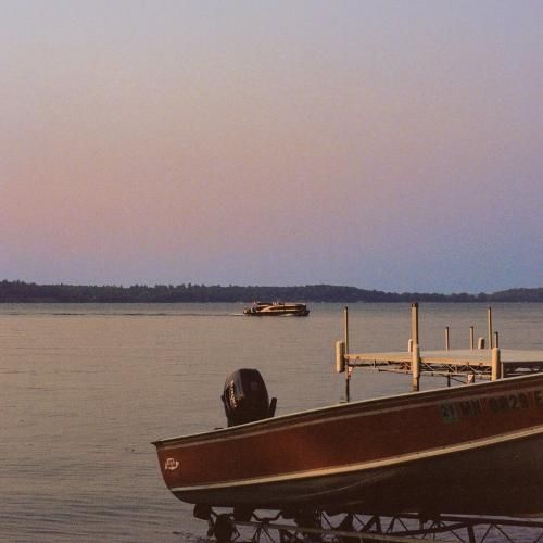 امشب به بر ماه است و آن مایه ی ناز