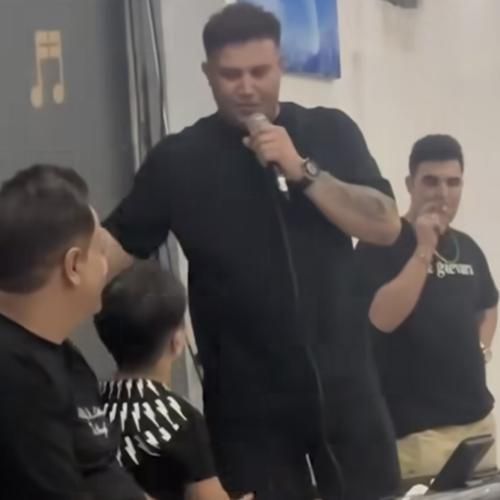 علی احمدیانی منو الله بالایی همون همون (زنده خوانی)