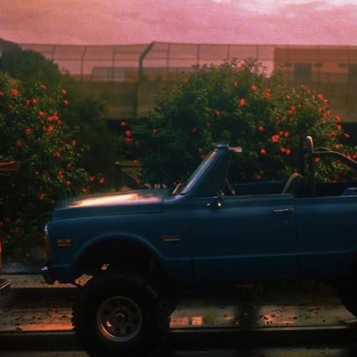 میسازم بداهه بهتر از شاعرا من خودم سوبر ولی موزیکا