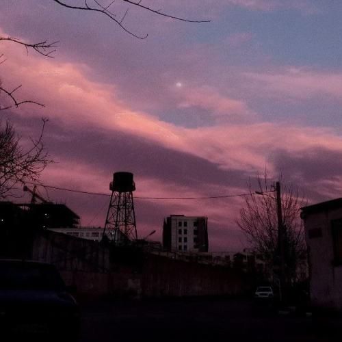 اینجا کجاست آوردینم اون دافا زوم بی دوربینن