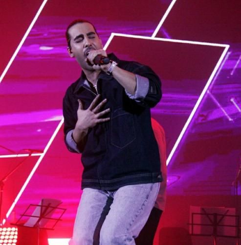 دانلود آهنگ هرکی به جز تو پیشم باشه سر میبره سریع حوصلمو از مجید رضوی دانلود آهنگ هرکی به جز تو پیشم باشه سر میبره سریع حوصلمو از مجید رضوی