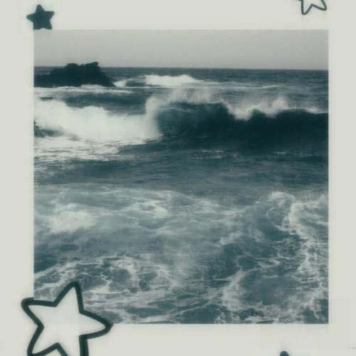 زیر سایه ماه خواستش بام بره راه منم عاشقش شدم