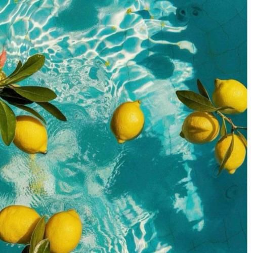 آسمون ابری انگاری پاییزه هشتایی گرم