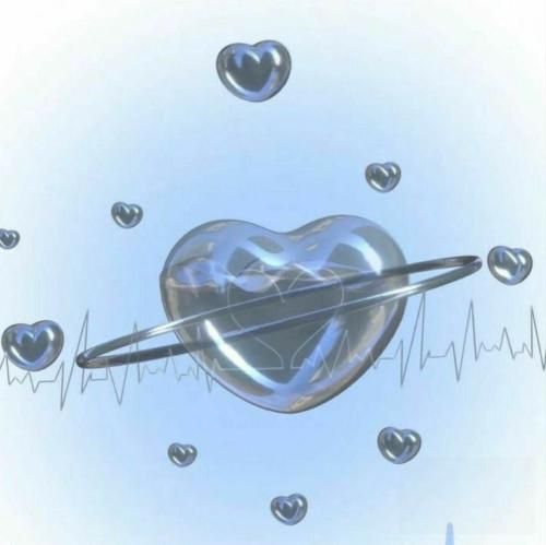 همش دنبال عیبای ماست تا بذاره تو پیجای فیکای اینستا