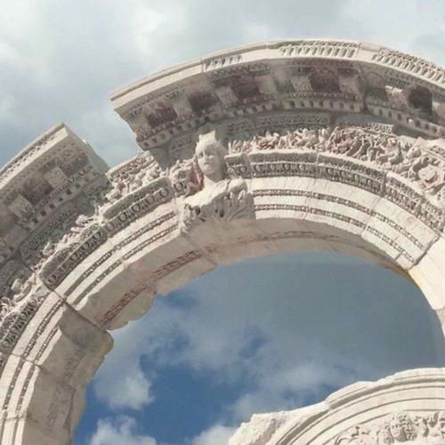  آه ای دل ساده هرچه میکشم ز تو میکشم و بس این