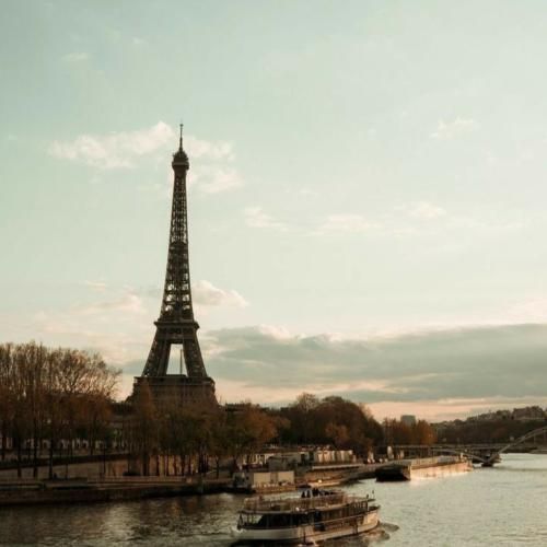 من همیشه به هرکی دل سپردم ازش فقط یه خاطره