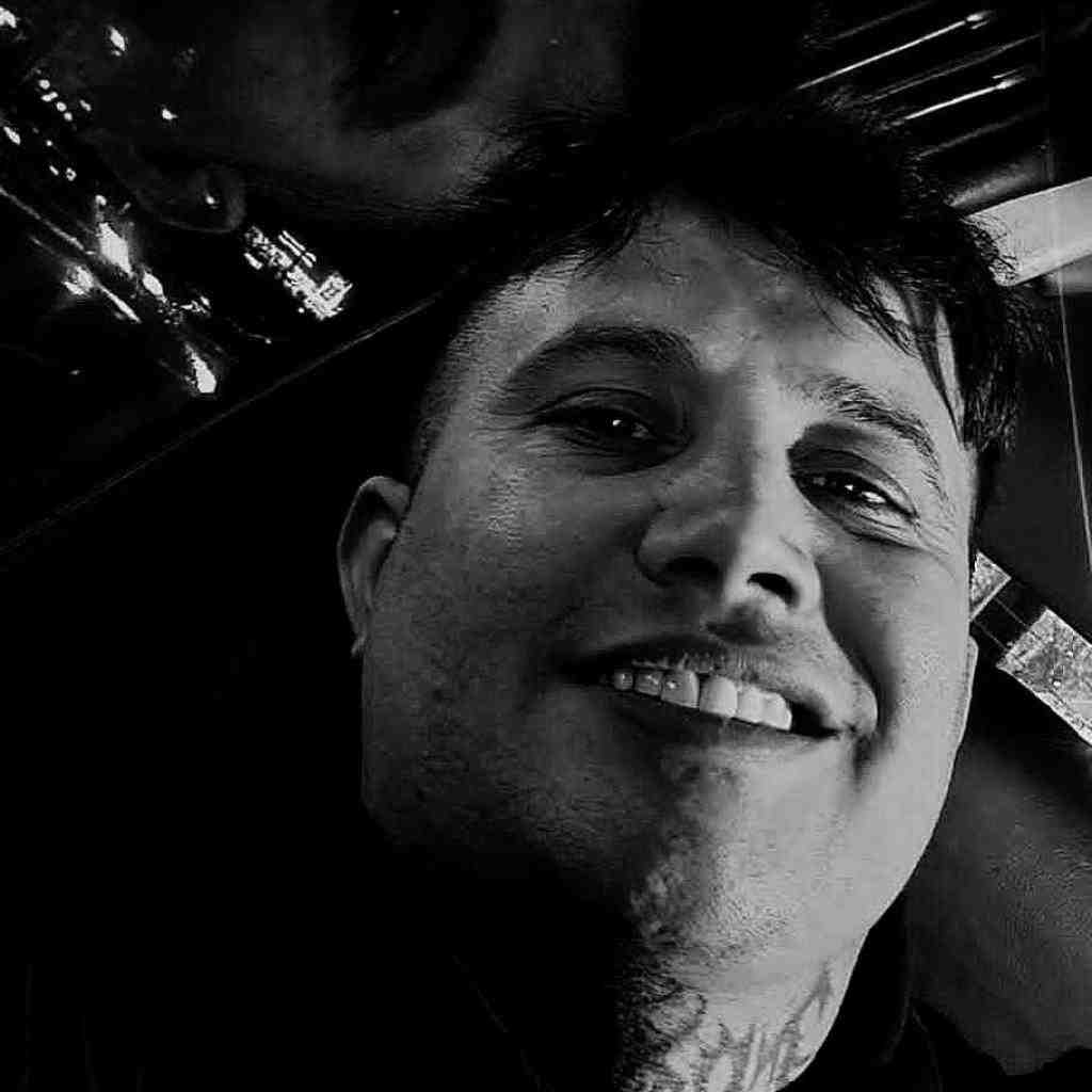 علی احمدیانی  آریایی