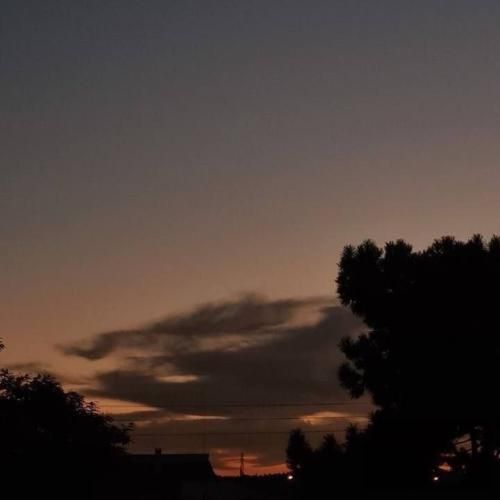 ولی برمیگیردم به طناب زندگی با لحظه ناب سقوط