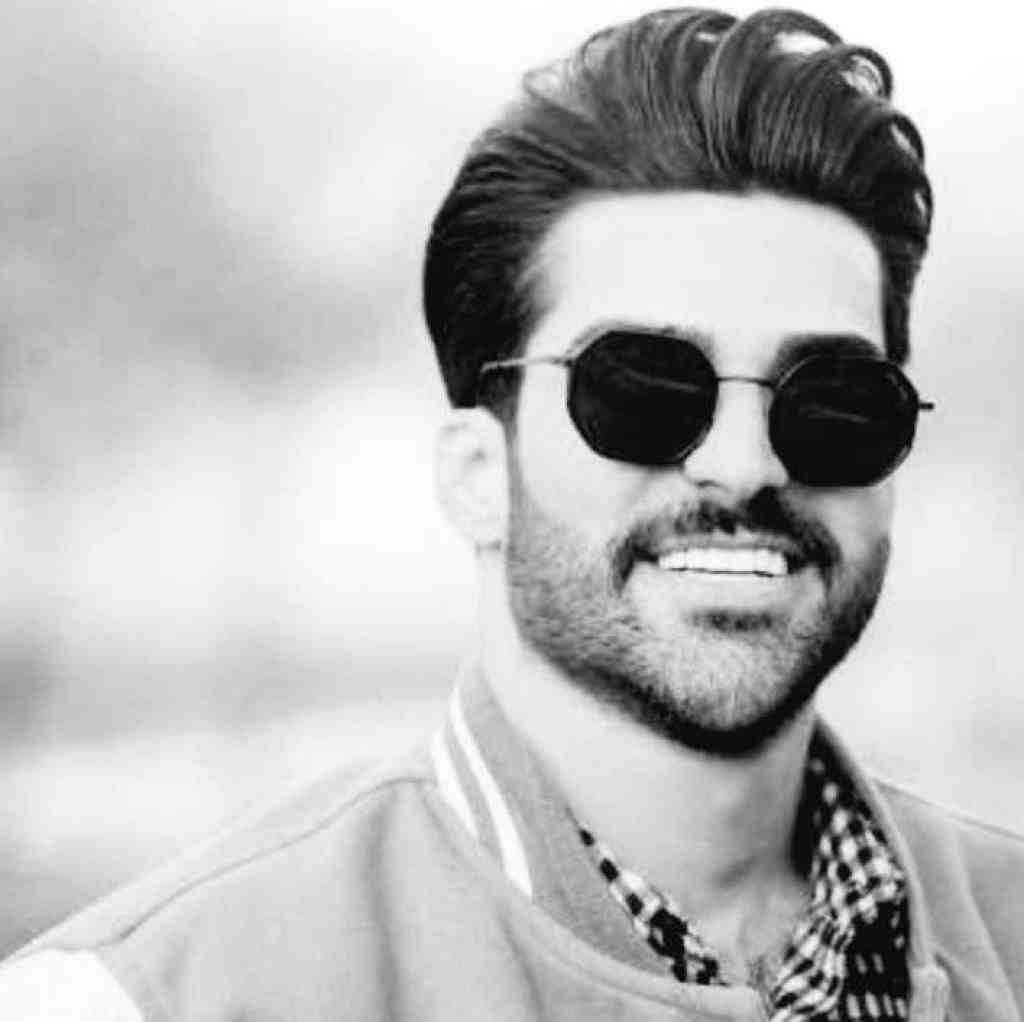 دانلود آهنگ حمیدرضا بابایی به نام لباس بی تن گیریله بی بند همزادم گرد غم دانلود آهنگ حمیدرضا بابایی به نام لباس بی تن گیریله بی بند همزادم گرد غم