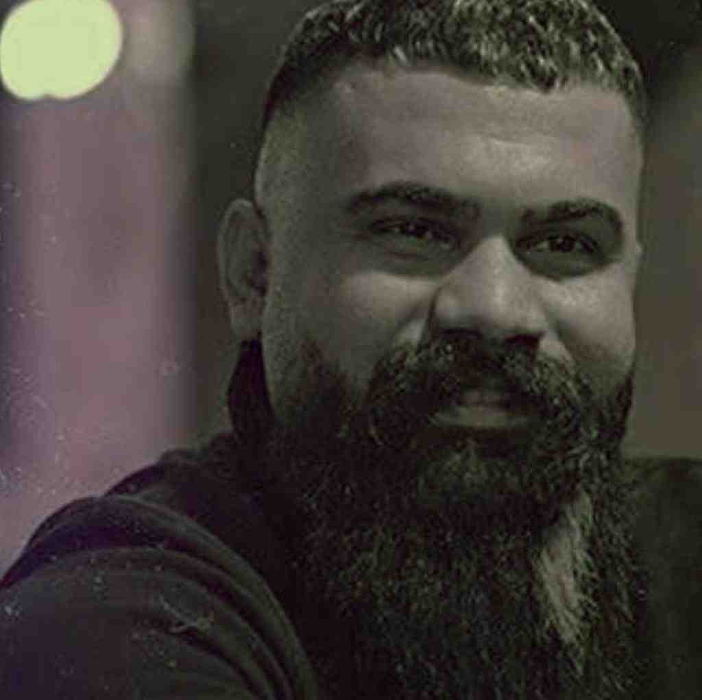 فرهاد جهانگیری  من قاب عسکمان تو عشقت رو به روته