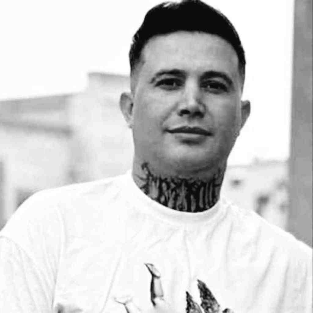 علی احمدیانی  سرون لار