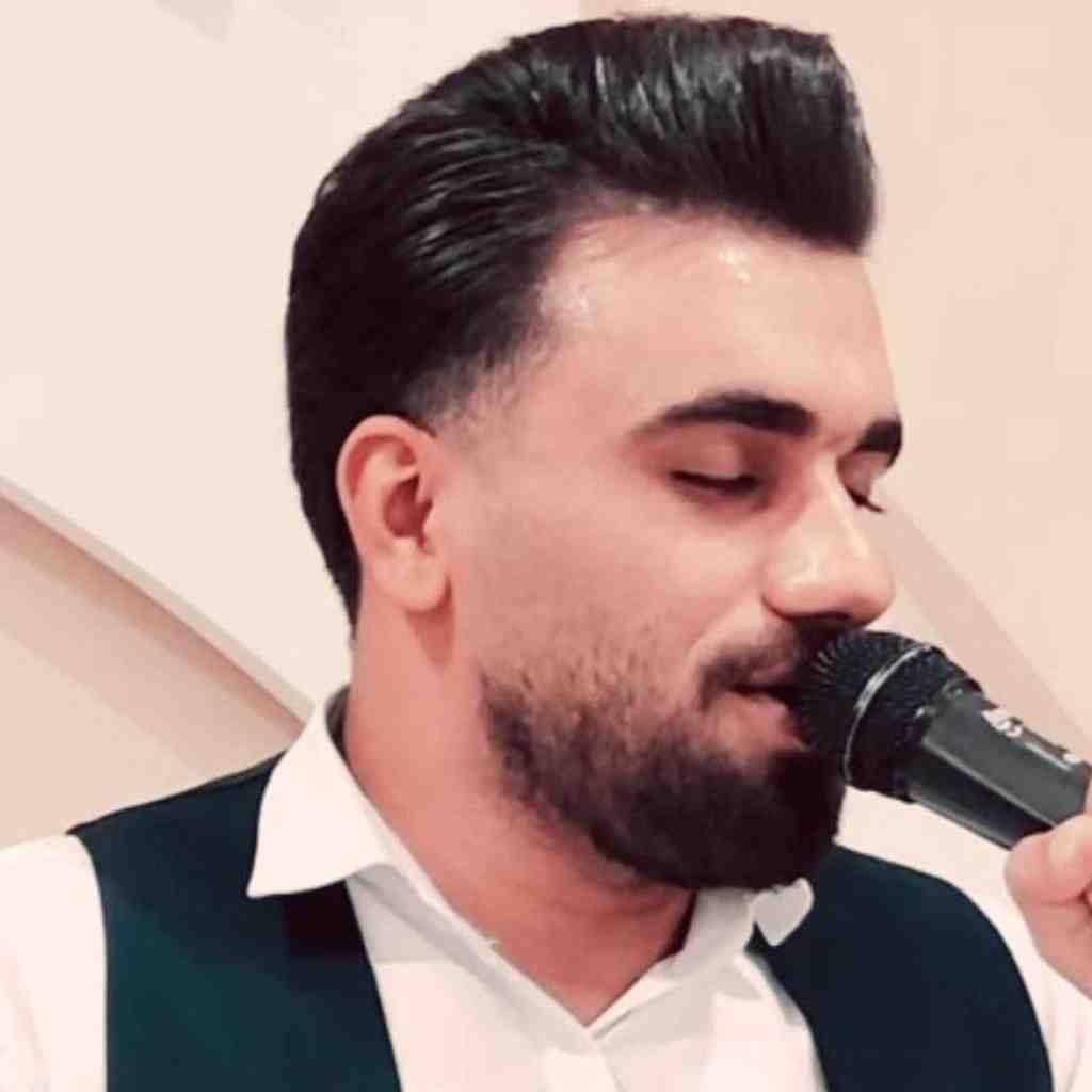 دانلود آهنگ فاضل کرمی به نام عشق مو نچراله همه چیش ساده