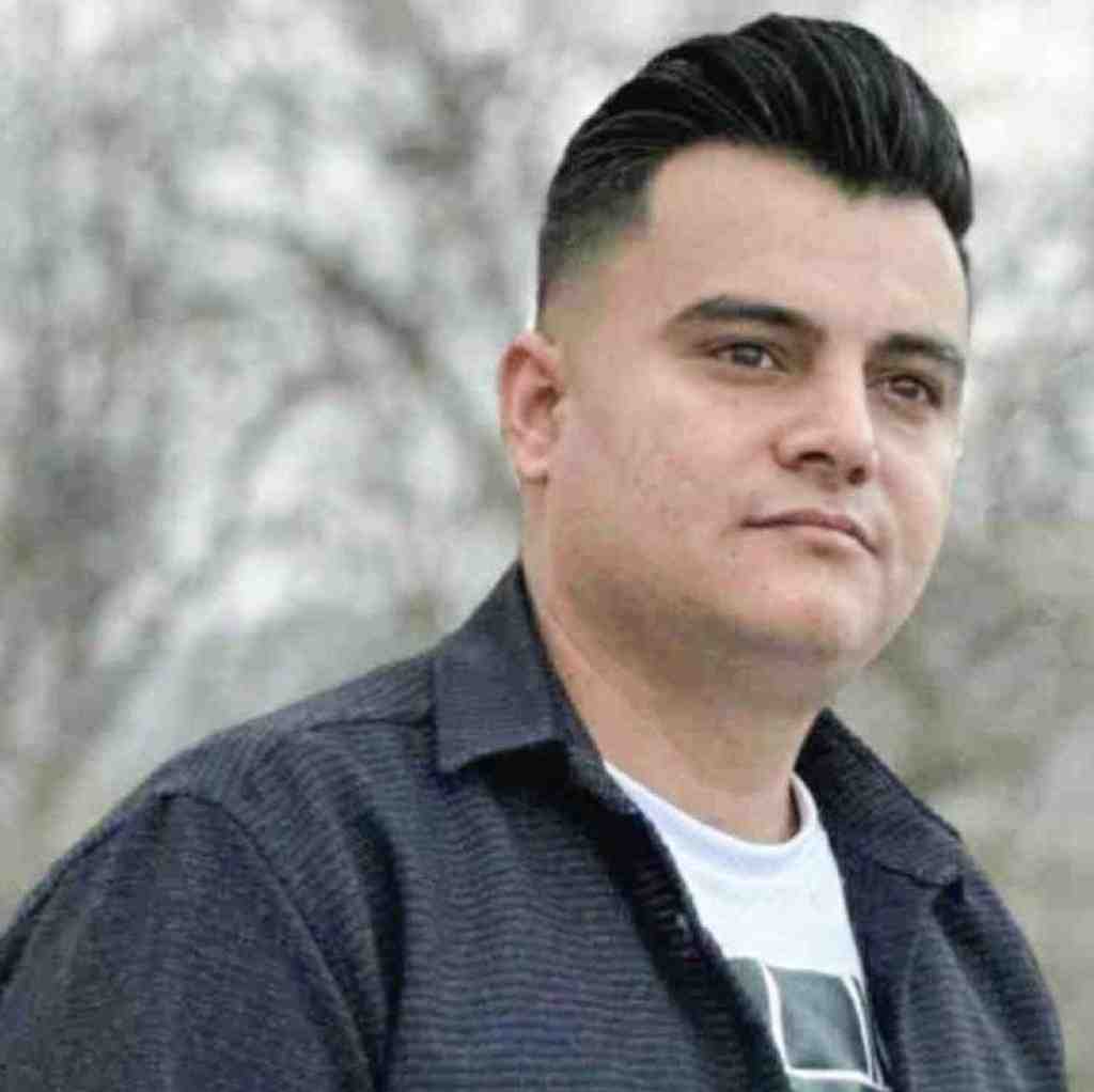 دانلود آهنگ رامین کرمی به نام ارای تو جنگیم دانلود آهنگ رامین کرمی به نام ارای تو جنگیم