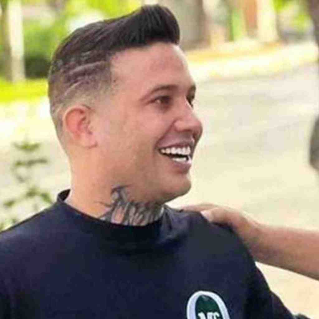 علی احمدیانی  بغض