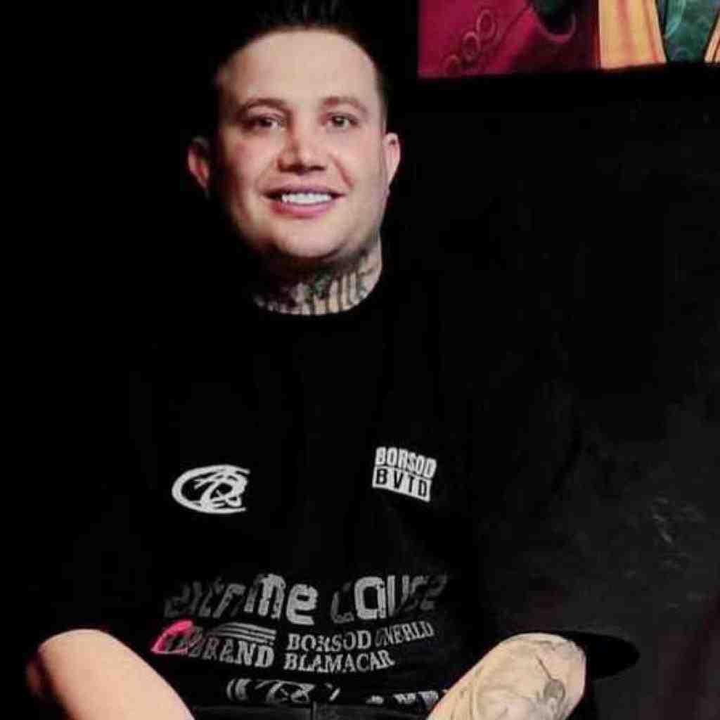 علی احمدیانی  خانم گل فروش