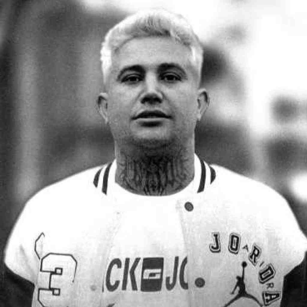 علی احمدیانی  سرون لار