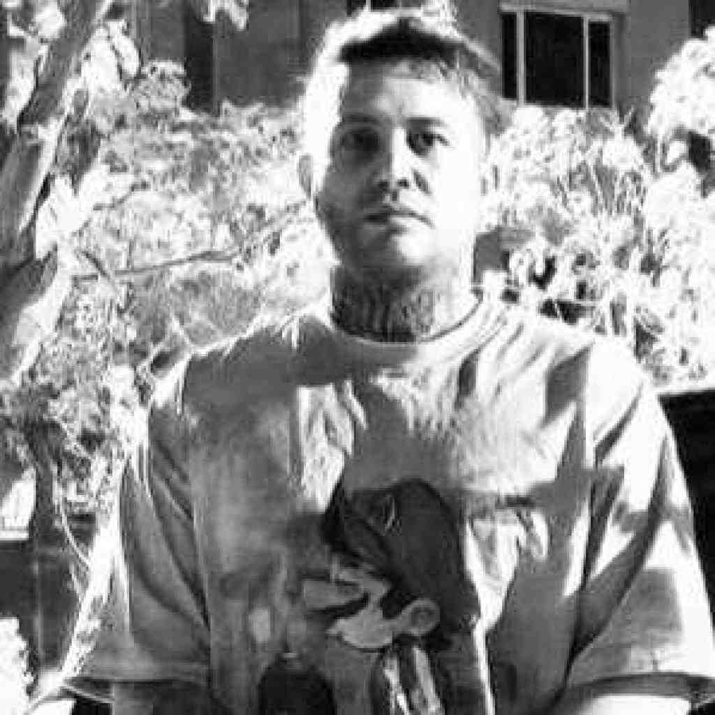 علی احمدیانی یگانه