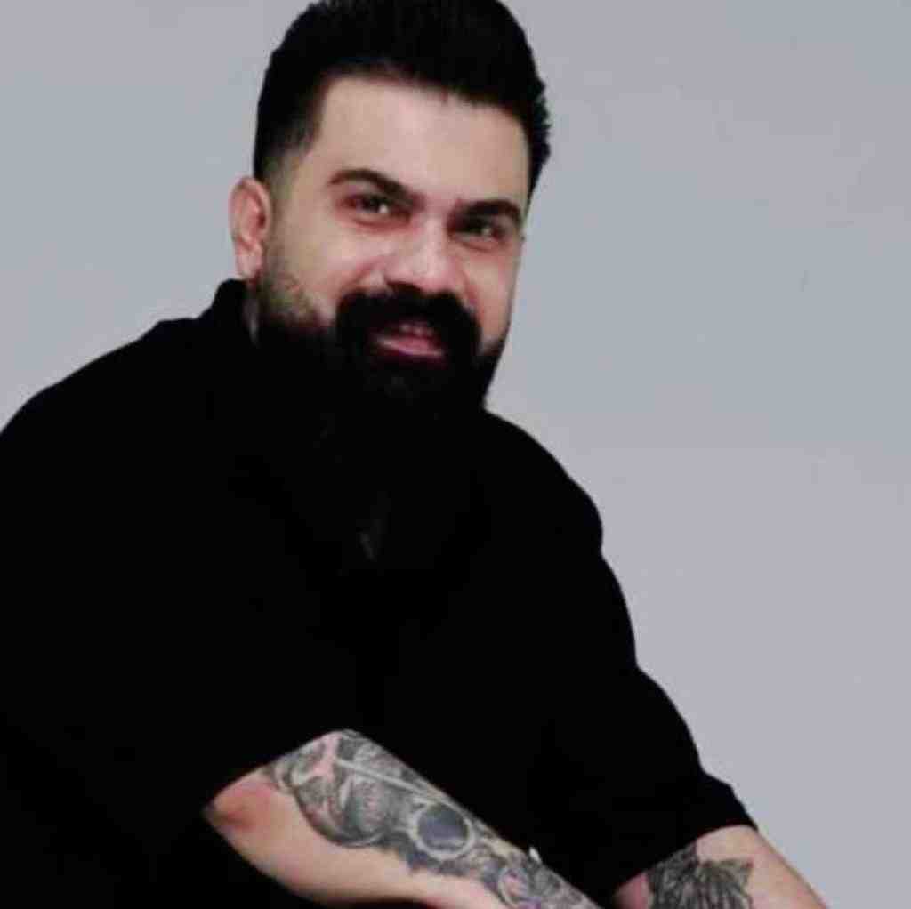 فرهاد جهانگیری غریبه