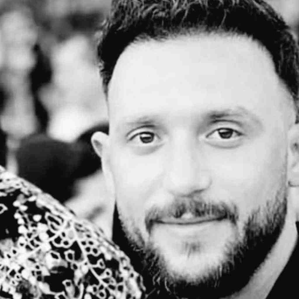 مصطفی ابراهیمی  ناز اون چشاش واویلا قشنگیاش واویلا