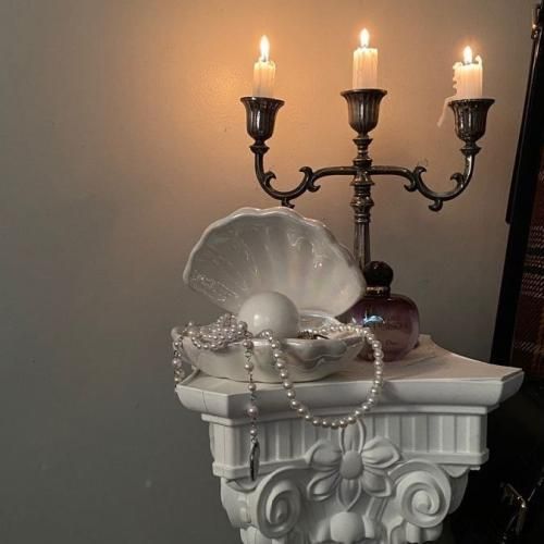 میخندی شاید بعد تو این آدما منو نفهمن